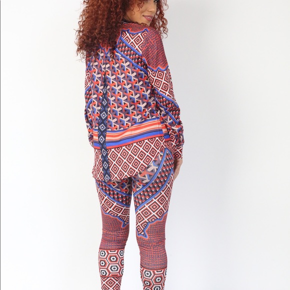 Pants and matching top. - Picture 4 of 4